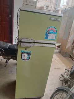 selling fridge urgent with stabiliser