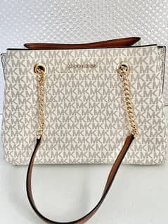 Micheal Kors Hand Bag With Tags 0