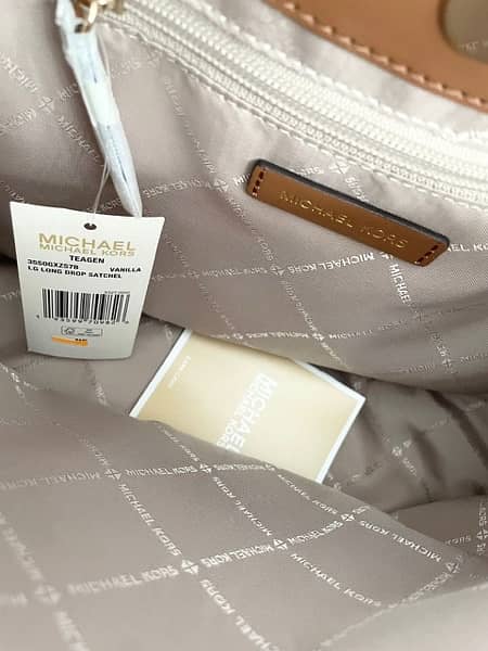 Micheal Kors Hand Bag With Tags 1