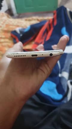 oppo F5 all okay bs back change hony wali hy 4/32 03001500845