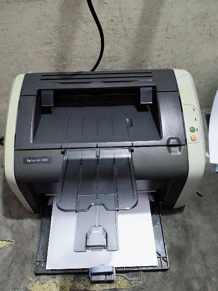 HP laserjet 1010 lush condition 03114433818 1