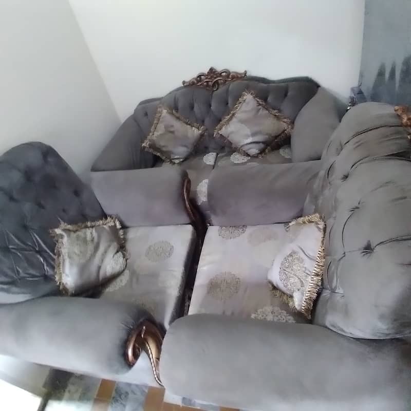 Sofa Set in Excellent Condition 2