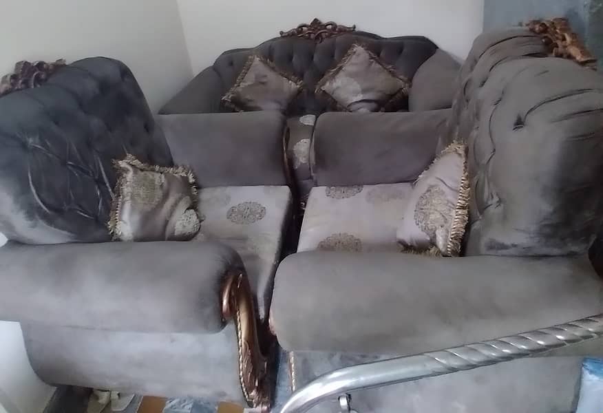 Sofa Set in Excellent Condition 3