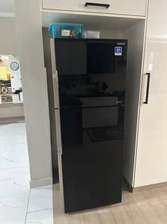 HITACHI FRIDGE IN IMMUCULATE CONDITION