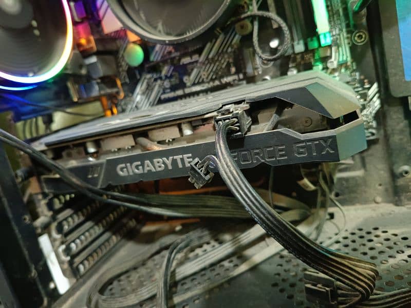 Gigabyte 1650 DDR6 4GB Graphic Card 3