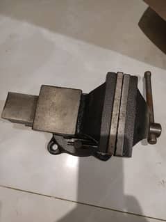 Bench vise Tolsen company