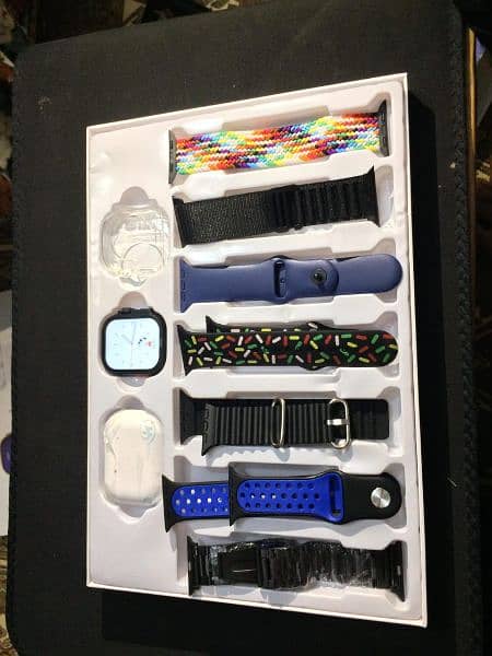 i20 Ulta smartwatch suit 10 in 1 + Airpods 1