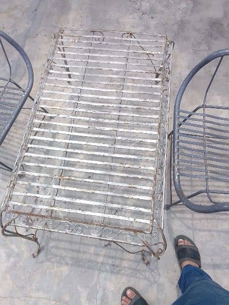 Metal Table Chair for Lawn Garden roof 1