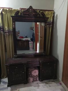 Dressing table 0