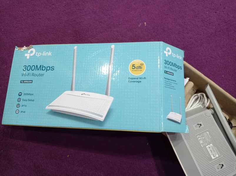 TP LINK Router TL-WR820N 1