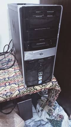 HP Intel core2quad tower 4gb 19inc lcd