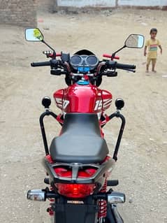 Honda CB150F Red colour model 2024