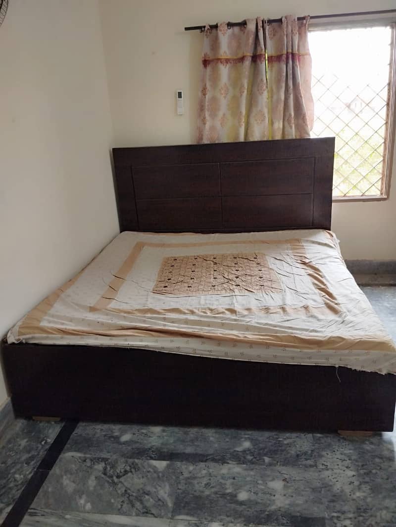 Bed urgent sale with new mattress 0