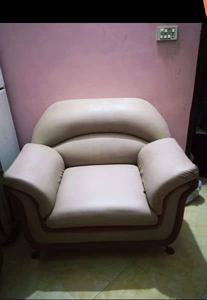 7 seater sofa. white colour. 4