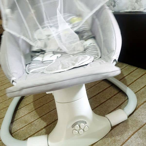 URGENT sale Baby Swing 3