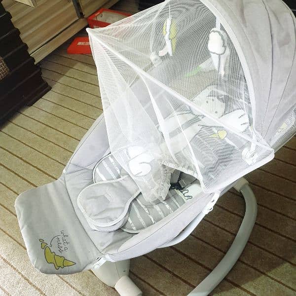 URGENT sale Baby Swing 4