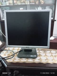 Acer Monitor LCD 17 inch all Okay 0