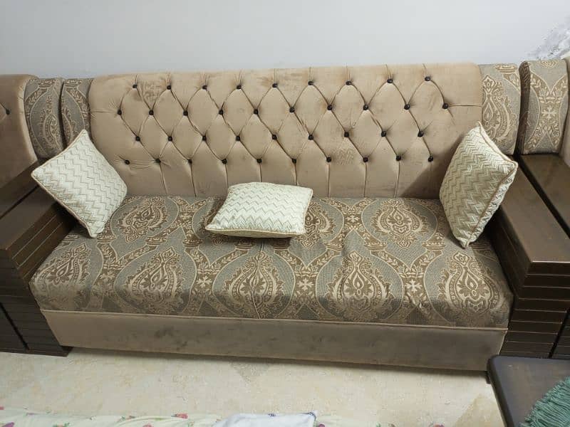 Sofa Set 5 seater 4