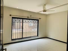 3 bed 3 bath D. D TV Lounge Kitchen 2 car parking space