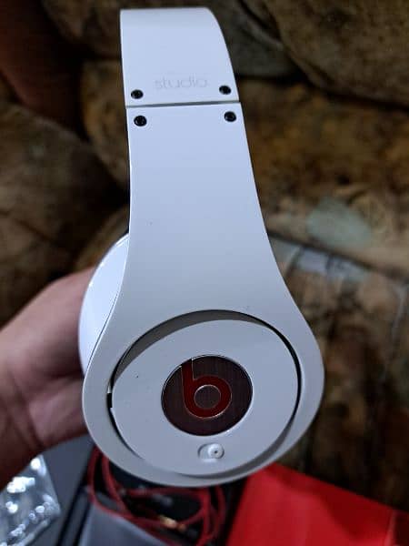 Beats Studio 0