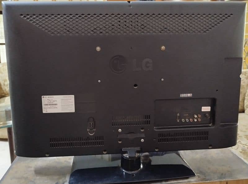 LG LCD TV 32" FOR SALE 3