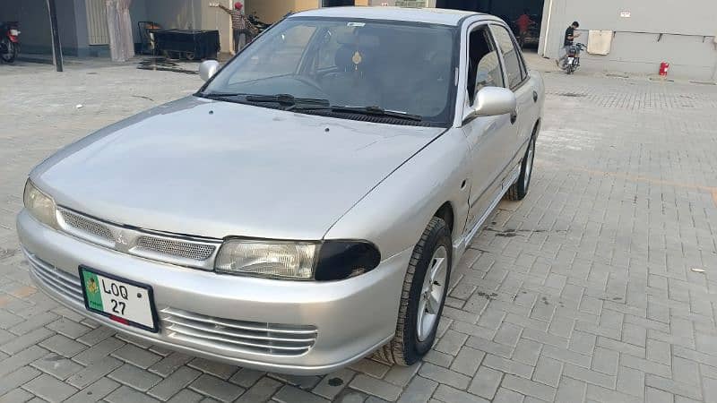 Mitsubishi Lancer 1992 9