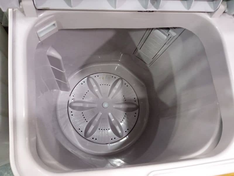 Toyo Double Washing machine and Dryer 3