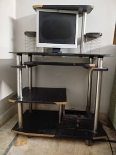 Computer table for sale. A bit used probably 1.5 years. 0