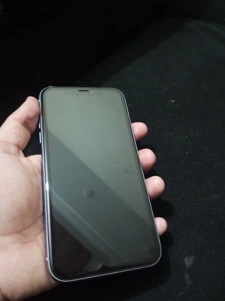 iphone 11 64gb JV LL/A model condition 10/10 1