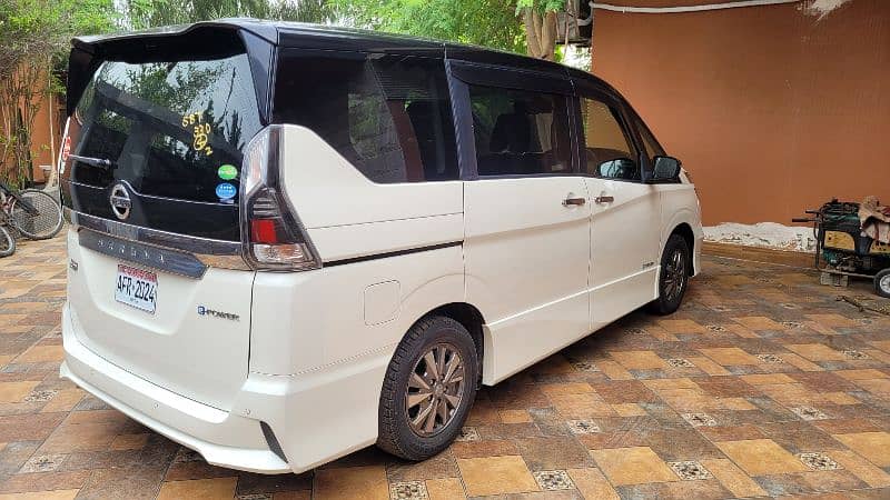 Nissan Serena HighwayStar 2019 13