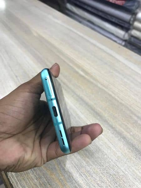 One Plus 8T Brand New Condition Only Line In Panal Baqi Ovrall 100% ok 3