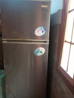 kenwood Medium size fridge