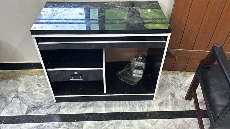 Office Furniture For sale 0