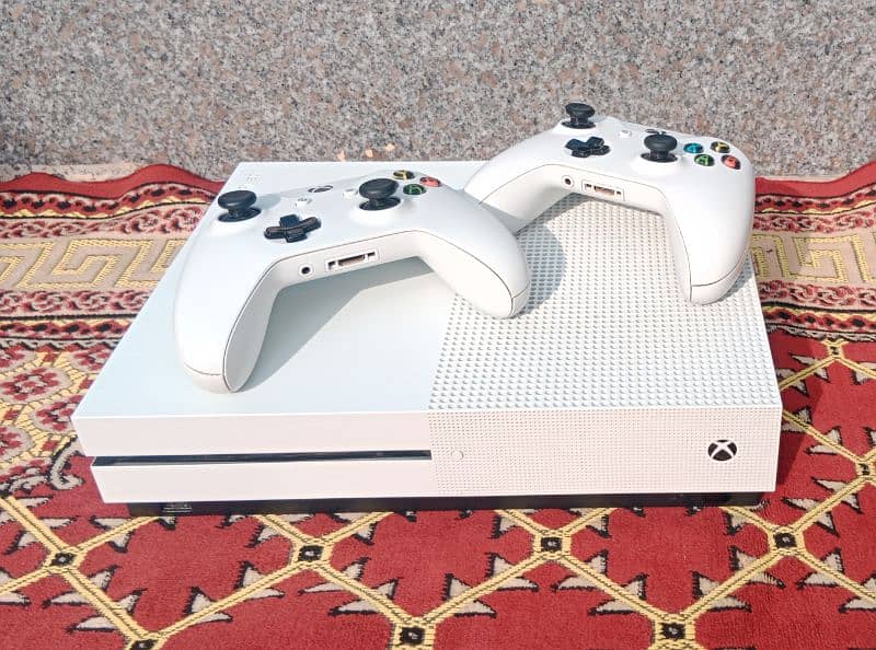 xbox one s with 6 games and extra controller 2