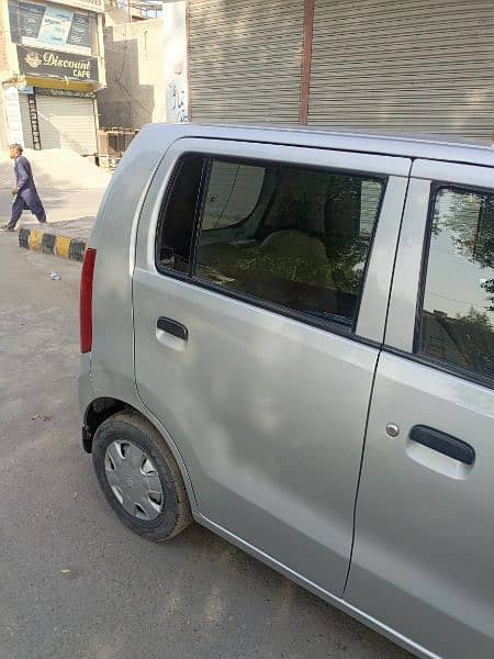 Suzuki Wagon R 2018 10