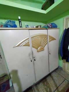 Wardrobe 3 door (Almaari) 0