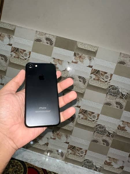 Iphone 7 (128 gb) 1