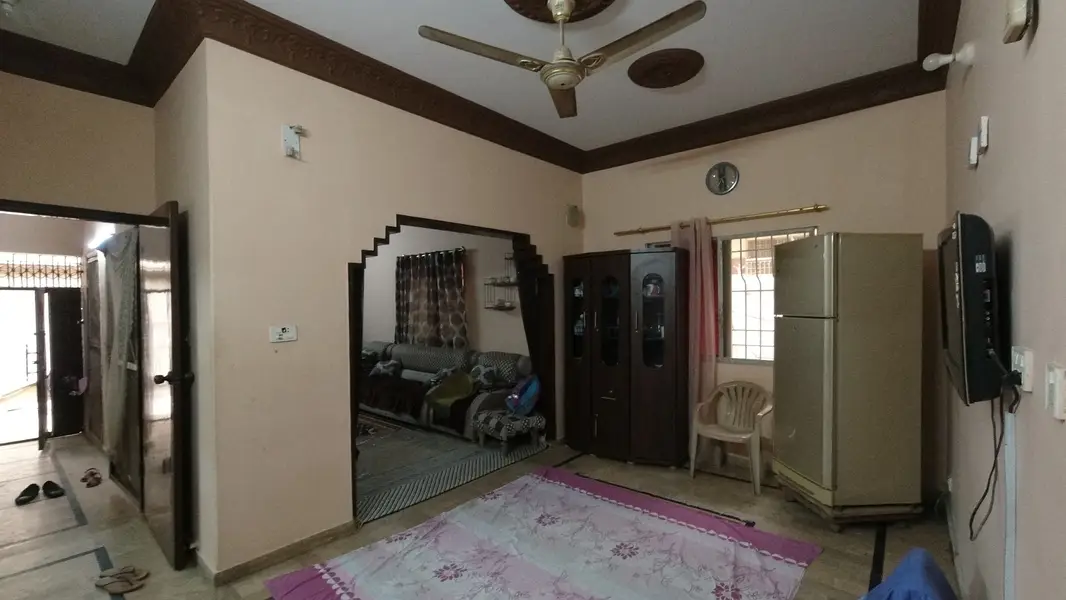 2 Bed DD Flat For Sale Main Rashid Minhas Road Near Lasania Opposite Alladin