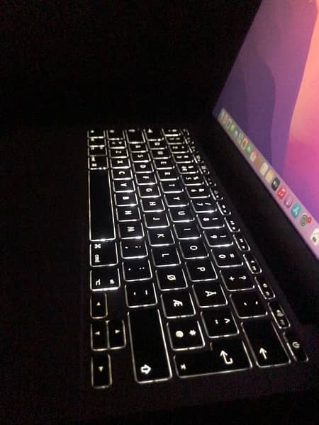 MacBook Air 2015 11 Inch | 4GB Ram | 128GB Ssd 12