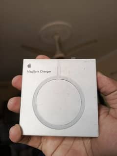 Megsafe Charger original 5 days used