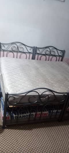 Spring mattress for sale only 3000