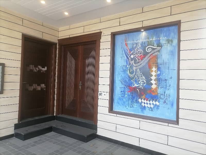 10 Marla House Is Available For Sale In Wapda City - Block M, Faisalabad 8