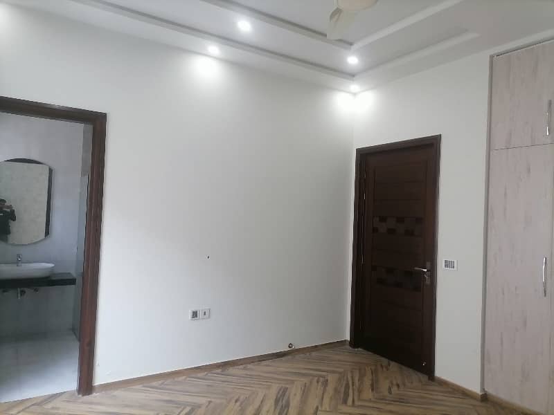 10 Marla House Is Available For Sale In Wapda City - Block M, Faisalabad 20