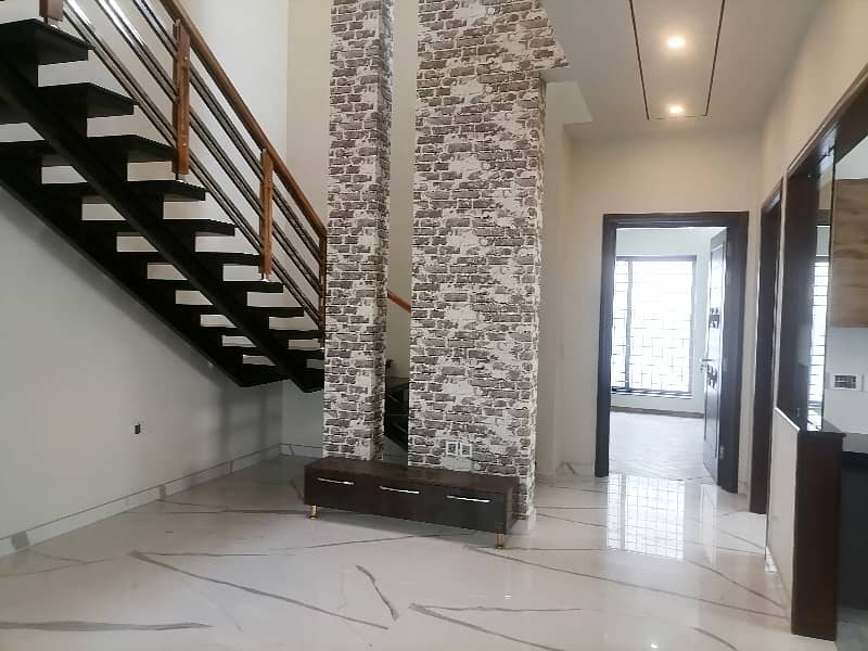 10 Marla House Is Available For Sale In Wapda City - Block M, Faisalabad 29