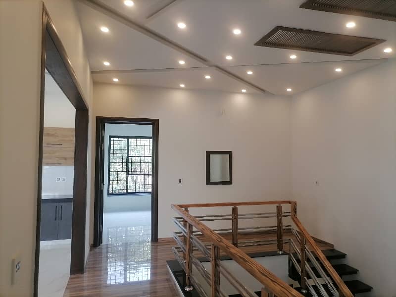 10 Marla House Is Available For Sale In Wapda City - Block M, Faisalabad 38