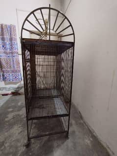 Large cage with partition