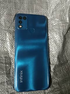 Infinix Hot 10 play for sale 4/64gb 10/8condition.