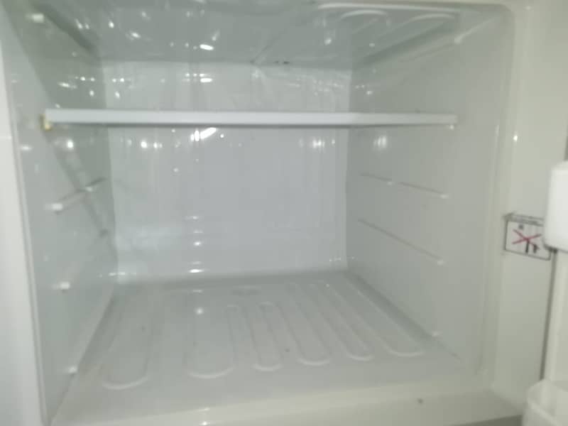 Dawlance fridge 6