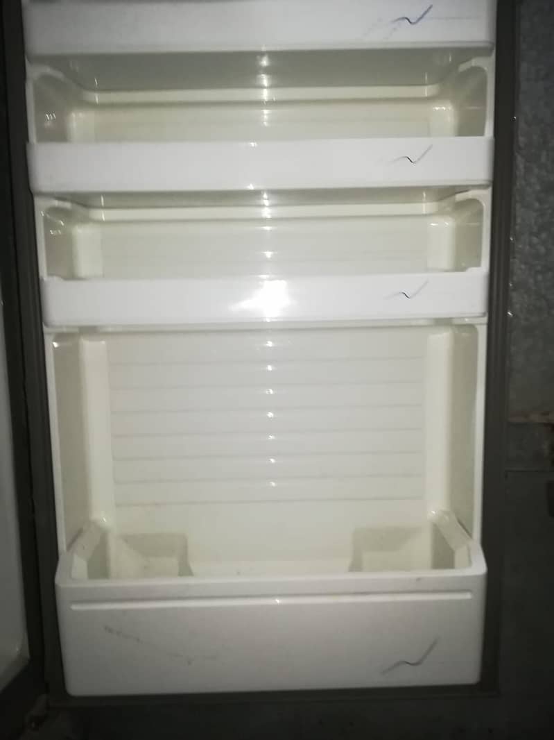 Dawlance fridge 8