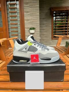 NIKE AIR JORDAN IVs